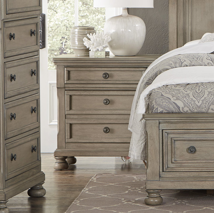 Lark Manor Alek Solid Wood Platform 3 Piece Bedroom and Dresser Set
